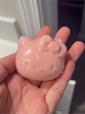 Pink Hello Kitty Rose Scented Bath Fizzer